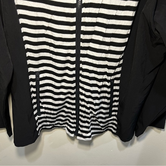 Chico’s Zenergy Black & White Striped Millers Long Sleeve Mix Panel Jacket - Picture 6 of 11